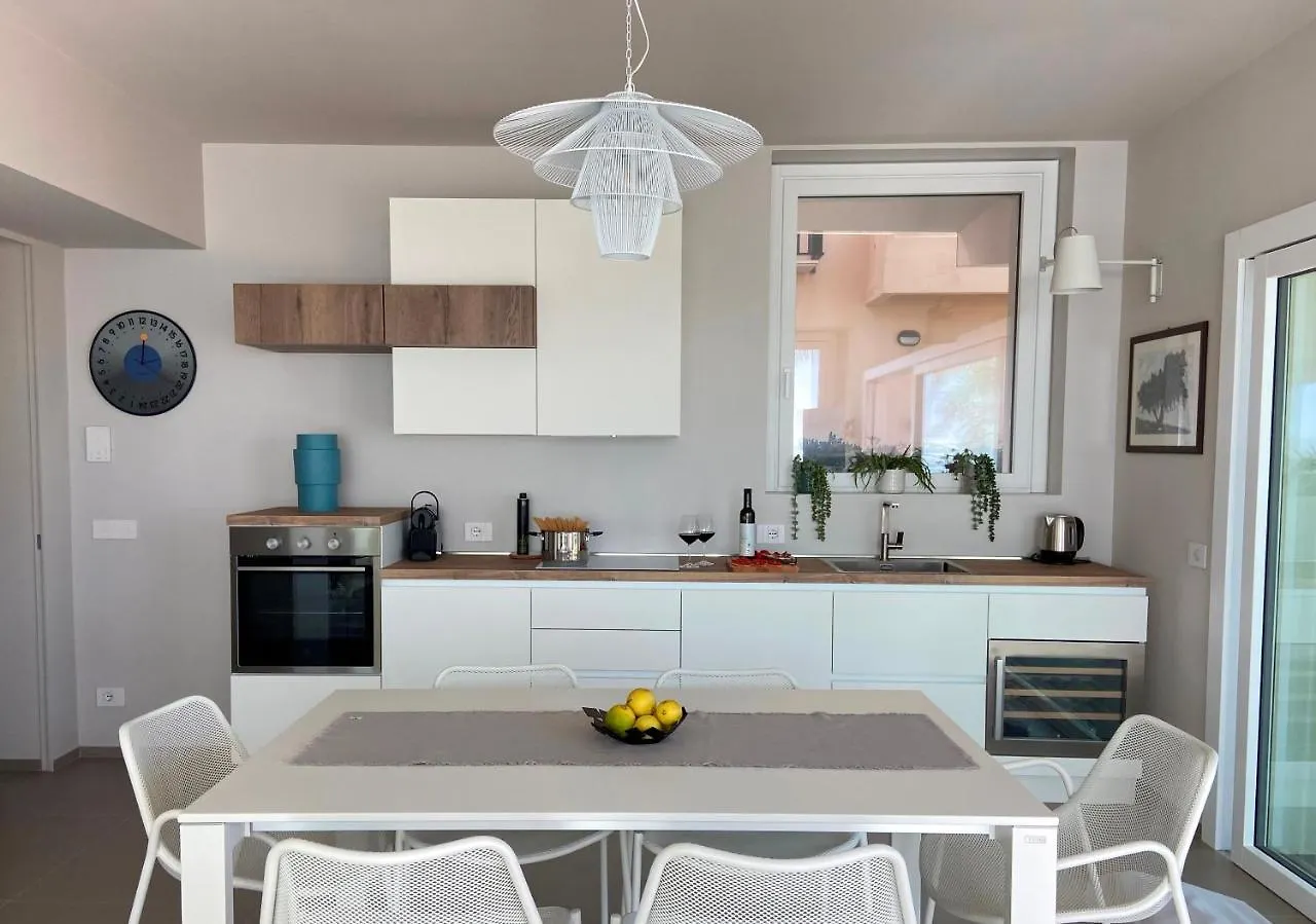 Beachside, Luxury Apartment Plaia Grande 0*,  Italy