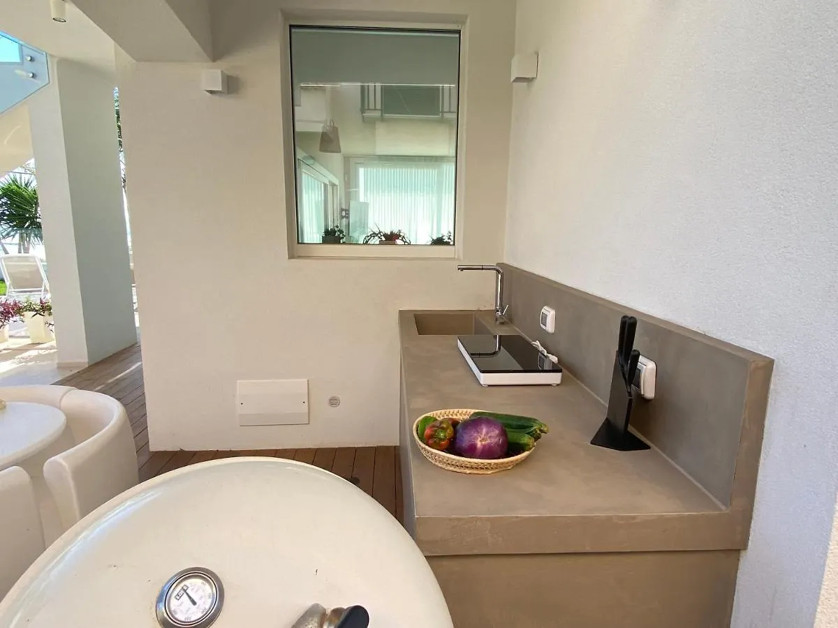 Beachside, Luxury Apartment Plaia Grande Italy